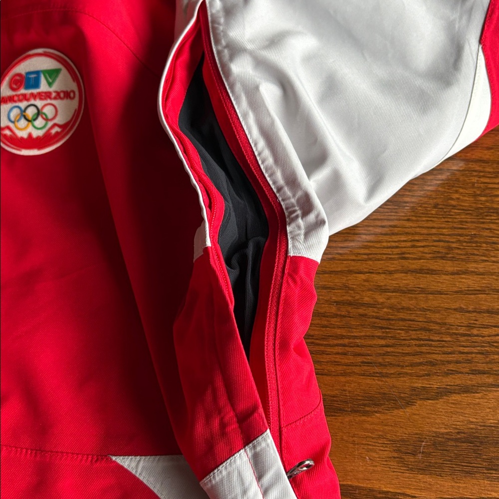 Vancouver 2010 Olympics Sunice CTV red/grey removable hood jacket EUC - Picture 11 of 15